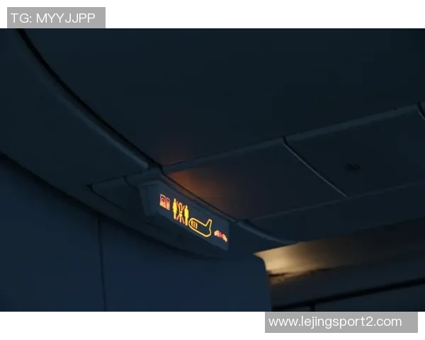 最疯狂的旅行体验皮尔斯分享私人飞机与普通客机厕所的奇妙对比