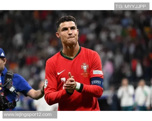 足坛传奇梅西位列历史百大运动员第三C罗和贝利分别排第十四和第十八